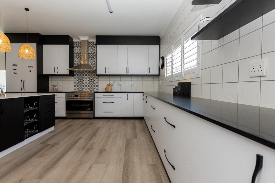 3 Bedroom Property for Sale in Country Club Western Cape